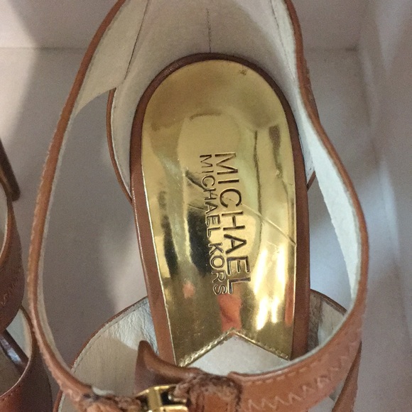 Heels - Picture 3 of 4